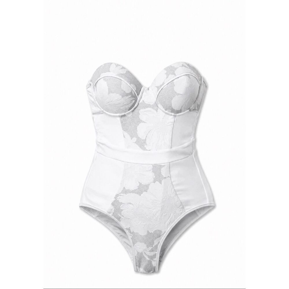 Wet Jacquard Sheer Side Panel One Piece Swimsuit | White in XS